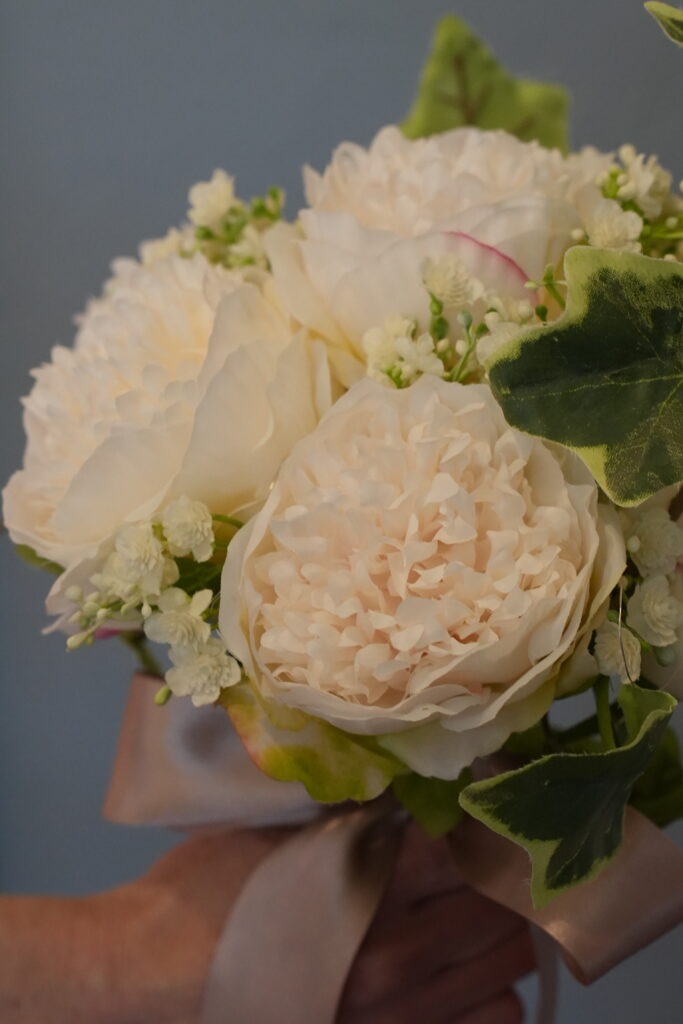 detail bouquet mariée fleurs artificielles